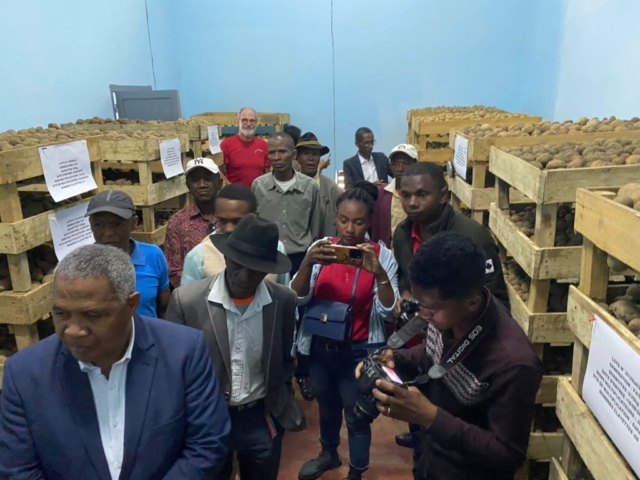 Madagascar_maison pdt (3)